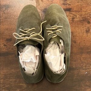 Women’s Nisolo Olive Suede Shoes, size 9